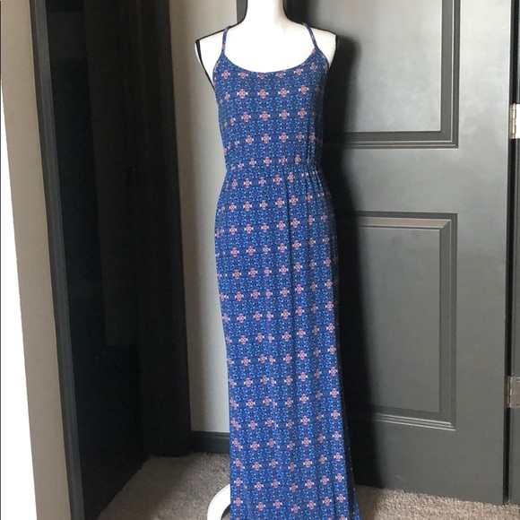BCBGeneration Dresses & Skirts - BCBGeneration blue patterned maxi dress M